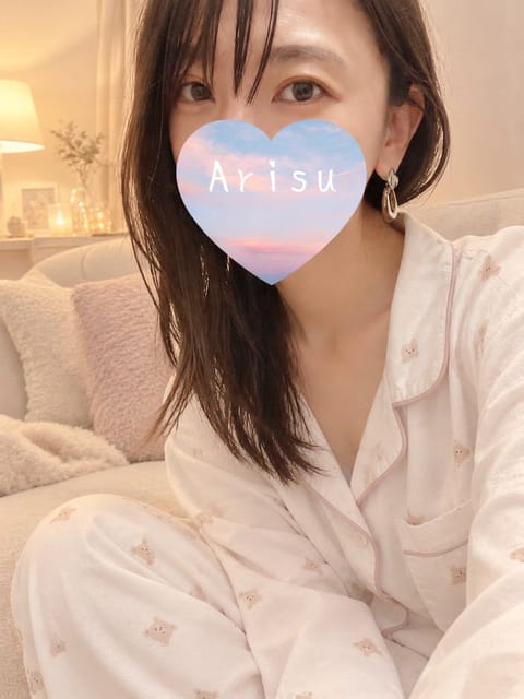 本日も出勤してます🙌
まったりの予感〜見つけて～🥹💦

昨日、お暇すぎてSNS用の写真撮ったりしてたんです😂😂
私服で撮