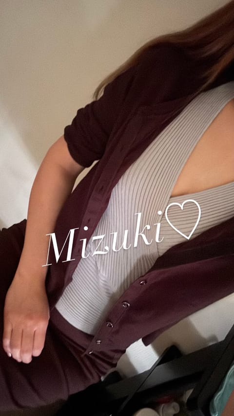 こんにちは美月です🌙
本日お越しいただいたA様ありがとうございました♪
誕生日がまさかの１日違い！🫢
お祝いしましょうね