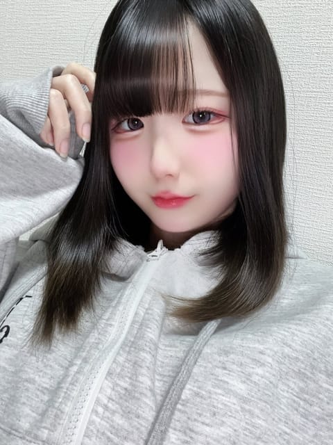 お久しぶりです！
本日19:00~2:00までいてます！
メンタルよわよわ中なので優しい人に会いたいです🥺

お外さむさ