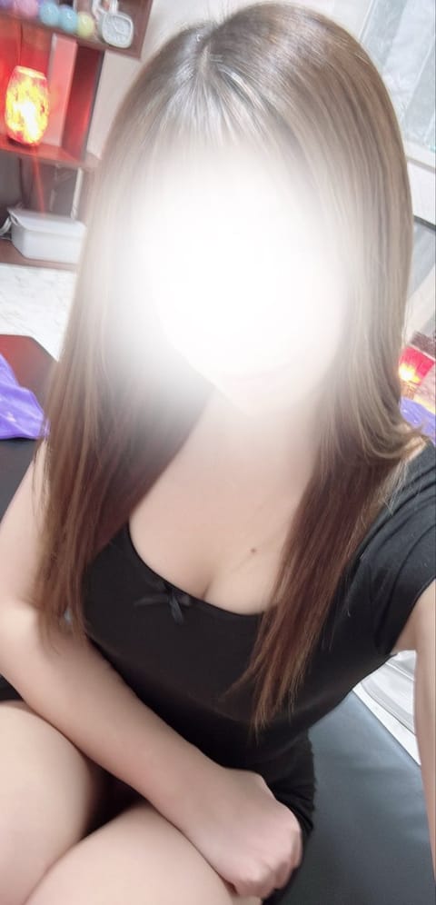 おはようございます🌞
出勤しました( ྀི ⑉︎• •⑉︎)💗

今日は夜までいますよ〜🤗✨
最終受付22:30です🫶
