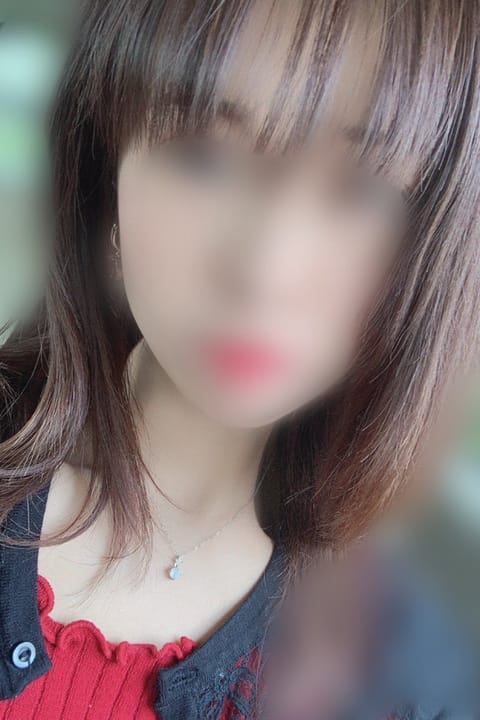 こんにちは🌹
【高級メンズエステ紅】の
いおなです♪
すっかり暑くなりましたね。
今月は21日（日曜日）に出勤します✨出