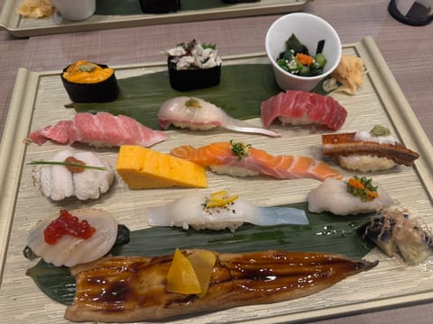 食欲ないとかいいつつ
いっぱいお寿司🍣