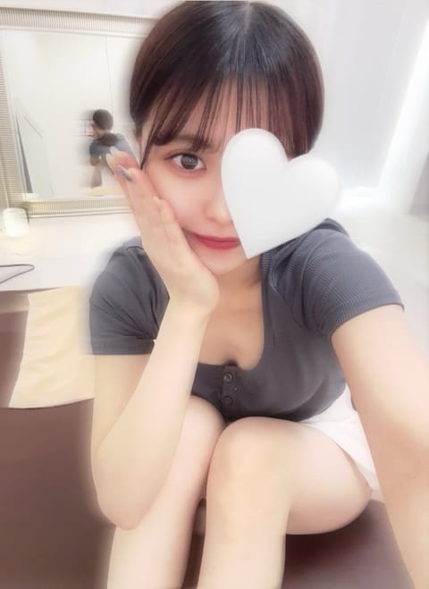 おはようございます🌻︎︎☁
今日も15時〜23時で出勤してます✨

一緒に沢山ギューって温まろう(*´˘`*)♡
事前予
