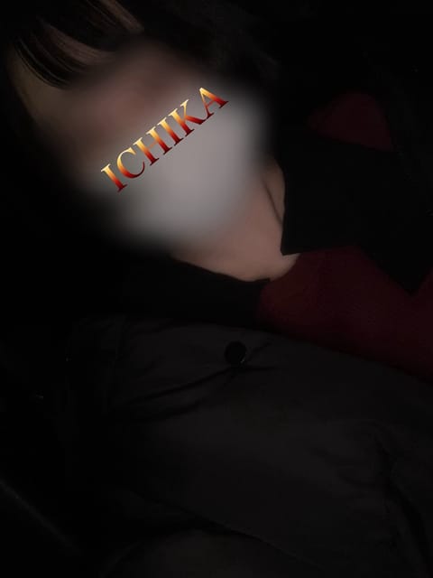 真っ暗闇過ぎますが…
皆様こんばんわ🌃🌙

お久しぶりの出勤は夜♪

⏱18:00〜23:00迄
     受付してます