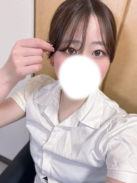 前髪長すぎる🥹
ありなしどっちがいいかな？？