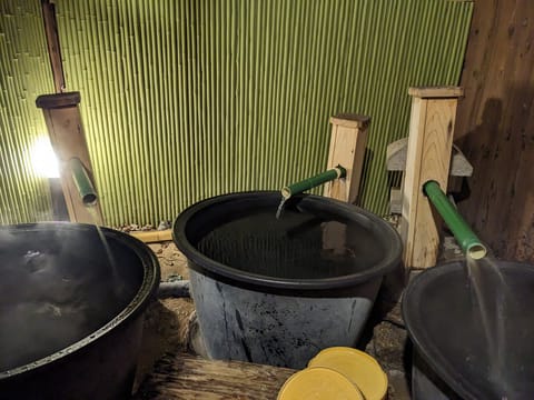 朝食後の〆のお風呂は貸切風呂5番地、三連の樽風呂⇒野天風呂♨️
名残惜しいが、チェックアウトの準備をしてお伊勢さんに向か