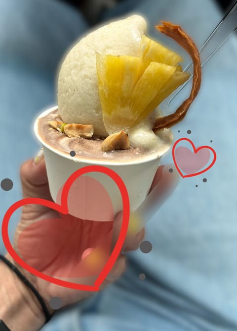 昨日立ち寄った川越のジェラート屋さん🍧

おされだし、美味しいし、
お姉さん可愛かったし。
これを食べたあたしもオシャン