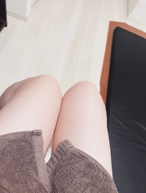 今日は武蔵小杉ルームに出勤中🐰🎀

今日はお外に出たら涼しくてビックリしちゃった～🥺

人肌恋しい季節がやーっと来てくれ