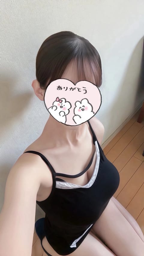 先日、
プラダを着た悪魔を観に行ってきました👠✨

ただキラキラしたファッション映画じゃなくて、年齢を重ねたからこその葛