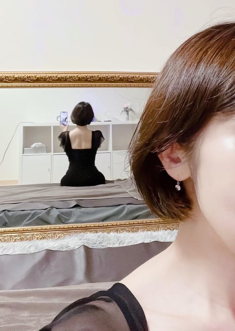 昔、ある映画で見てから
雷が光ってから音が聞こえるまで
カウントする癖が抜けません⚡︎

先日なんば怪談花月行ってきまし