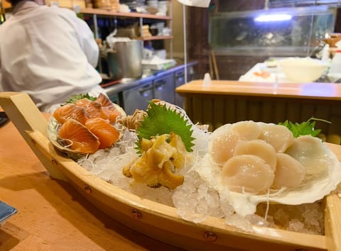 最近は海鮮にハマってます🐟

美味しいもの食べつつゆるーくダイエット頑張ります🔥

２月もありがとうございました、３月か