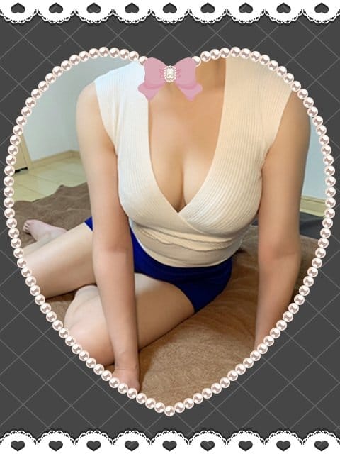 スポット出勤、2日目👀✨

こんにちはε=(っ*´□`)っ
ななせです🐬

明日16(水)
受付時間少し短めですが11:
