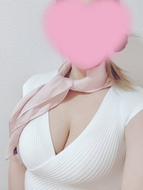 お久しぶりです✨
暑い日続いてますね😂
🩵2025/08/06(水)🩵
21時〜26時で出勤します😚
ご予約お待ちしてま