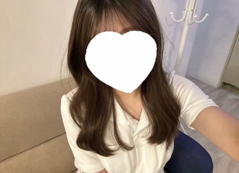 こんにちは🤍

本日19時から出勤です🫡✨
お部屋あったかくして
お待ちしております🥰