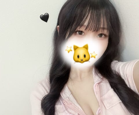 本日3/9 代々木・新宿ルーム急遽います！
めっちゃお久しぶりの出勤です🥺

髪染めて心機一転しました！
たくさん癒すの