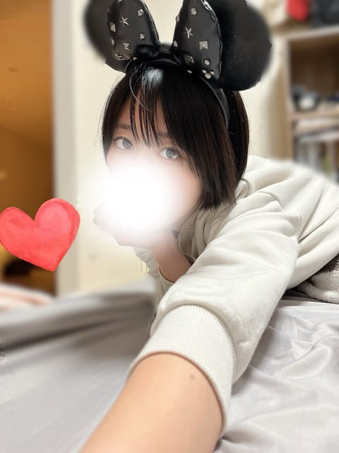 おはようございます！
本日10時〜19時で出勤してます☺️
みなさんと会えるの楽しみに待ってますね