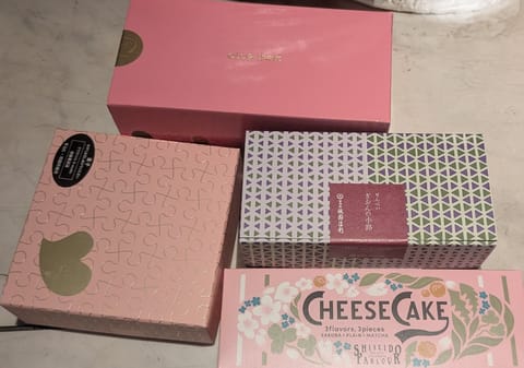 Sさん、一足早いホワイトデー😻✨いつもありがとう🥹チーズケーキは即完食🤤✨🩷🩷