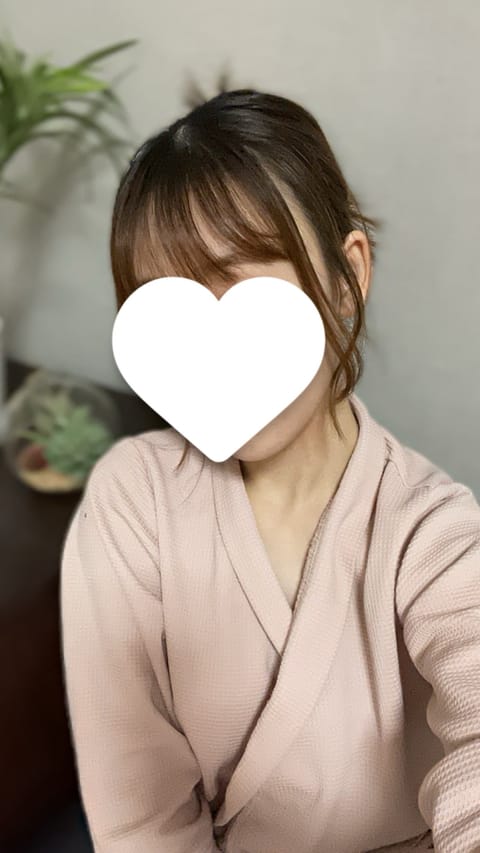 今日は昼間から出勤の日です𖤐´-

早い時間はレアなのでこの際にぜひご予約お待ちしております`🙌🏻´✨️

背中こってる