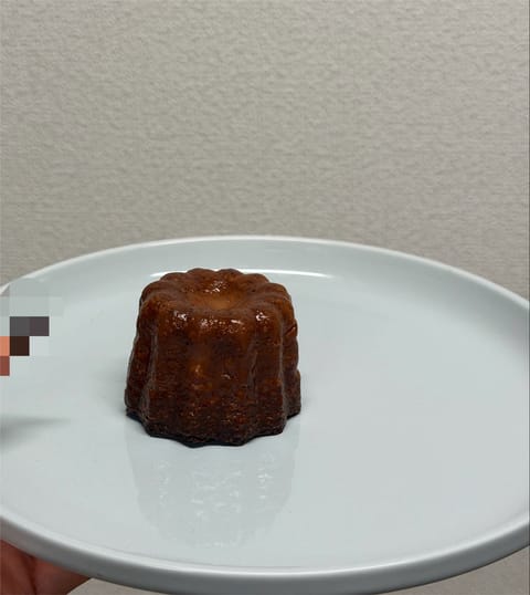 24時間カヌレの生地を休ませて
やっと夜焼いた

写真だといい大きさなんだけど
実物かなり大きめ。笑

丁度いいカヌレの
