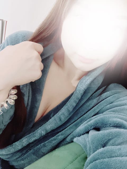 こんばんは🌃💫あやのです🐱❣️

またまたお久しぶりです🥺

今日中目黒ルーム出勤してます🎶

2時までいるのであやのと