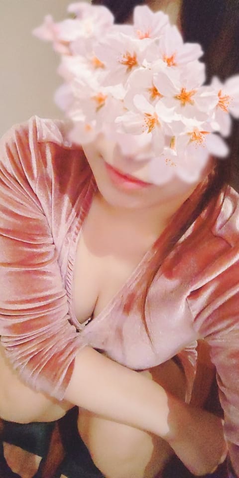 【年末のご挨拶】
今年もたくさんのご来店、ありがとうございました✨
皆さまの癒しのお手伝いができたこと、心より感謝してお