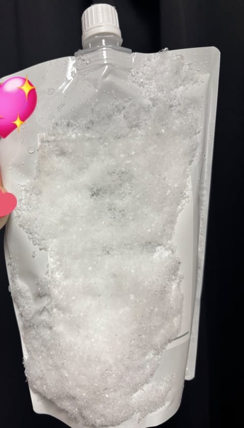 オイルに雪積もってた！笑⛄️✨️
雪降ってるから気を付けて来てね🤍✨