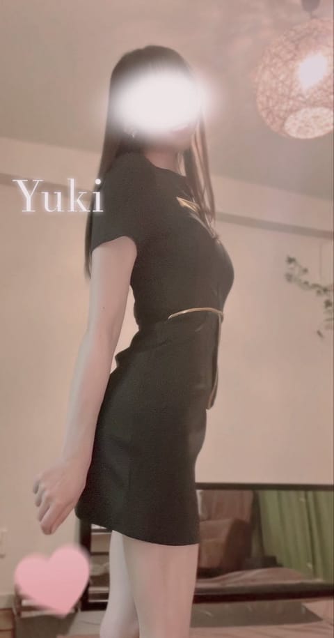 本日出勤します✨️

事前のご予約ありがとうございます🥰

11時以降に🈳ありますので、ぜひっ！