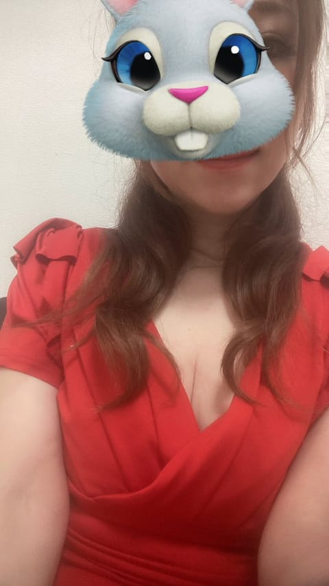 本日18時までです🩷次回3(金)5(日)連休お時間ありましたらお昼から心地よいマッサージで癒されませんか？マッサージ経験