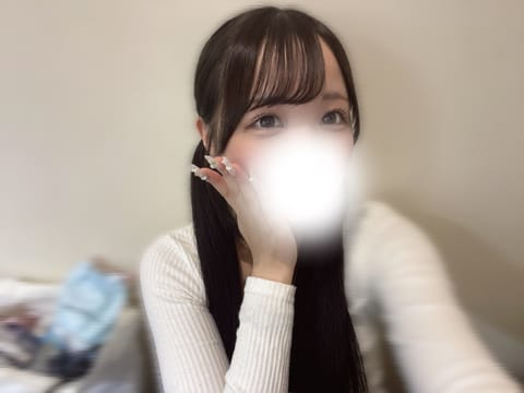 今日は18時から秋葉原に出勤です❕天気悪いけど会いに来てくれたらうれしいな〜( *´꒳`* )