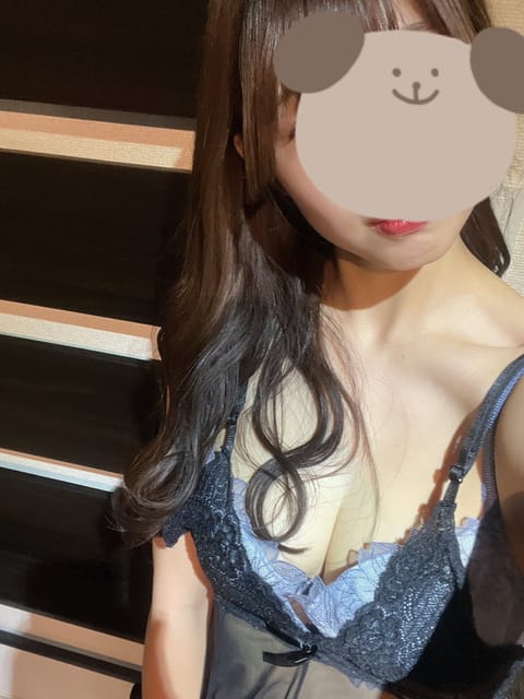 お久しぶりです〜！
17:00まで出勤となります。ご予約お待ちしております🐻🫧