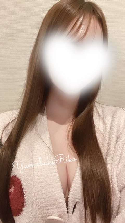 出勤してます！
今日は珍しく早めの時間帯です🌟
残りラスト1枠だけ空いてるのでご予約、お問合わせお待ちしてます₍ᐢ.ˬ.
