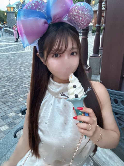 夢１つ叶えて来ました✨✨
香港ディズニー行って来たよ❕💕
台風で大変だったけど凄い満足度高かった😭
海外旅行で飛行機代が