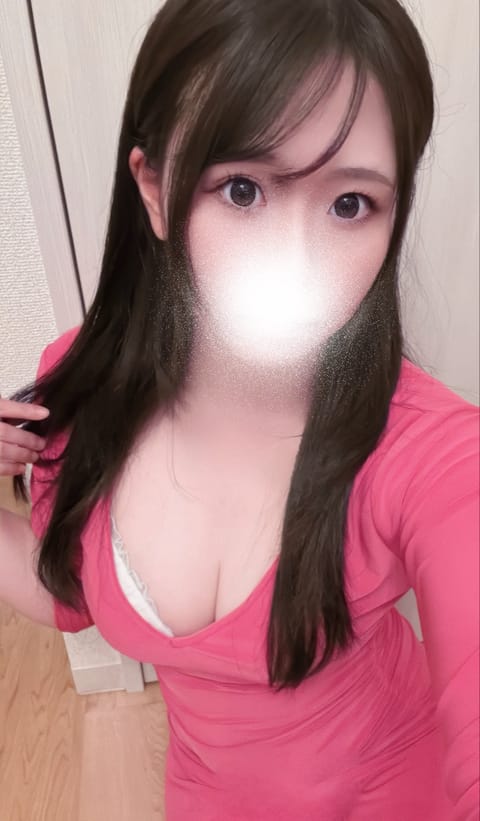出勤しました₍ᐢ‥ᐢ₎ ♡
急に雷雨⛈️
ご予約のお客様はお気をつけてお越しくださいね（ ᵕ̩̩ ᵕ̩̩ ）

最短ご案