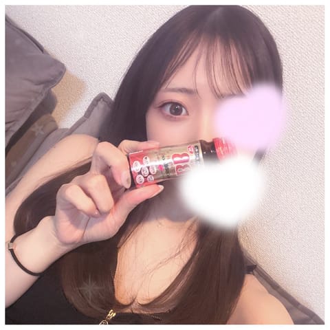 春らしくなってきて
ぽかぽかでうれしい〜☀︎˖*
ロングからセミロングになったよ🌸

口内炎が３つもできたので
チョコラ
