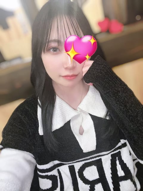 ♡♡ついに明日から出勤です♡♡

1日増えました！なので明日から初出勤✨

沢山のお兄様たちに会えるの楽しみです！
一緒