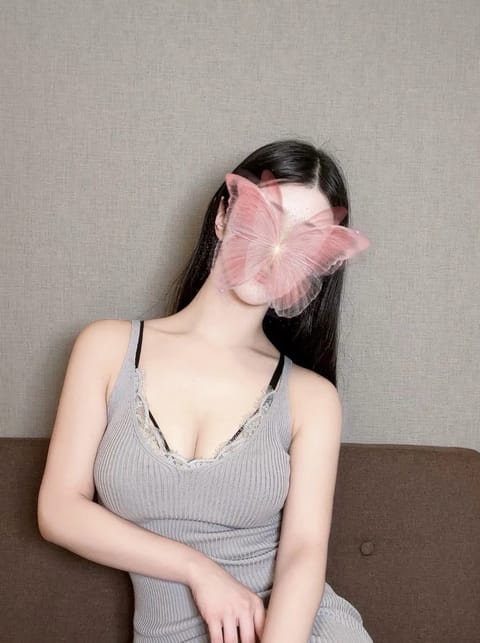 本日20時まで出勤しております🫧
まだ🈳枠ございますのでお待ちしてます🤍