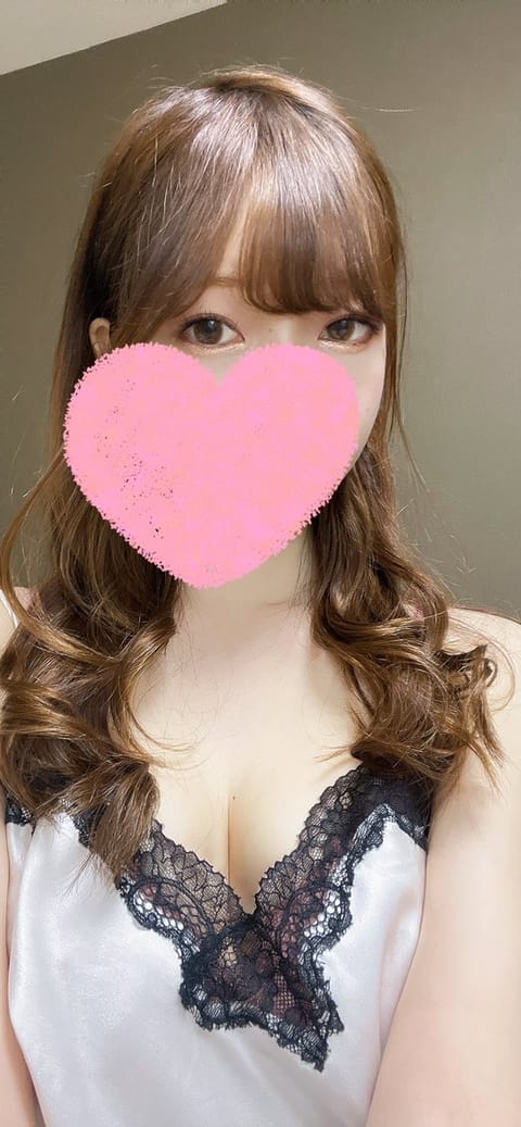 はじめまして、新人セラピストの新川すみれです☺️🤍
今日から@a5spa_official3 デビューです🌷
初出勤は2