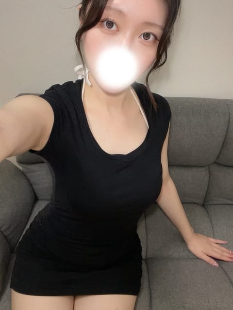 隣空いてるよ♡

フォルトゥナ初出勤！！！してます！！！
講習などなど終えて、準備万端🤍

フェザータッチで悶絶させてく