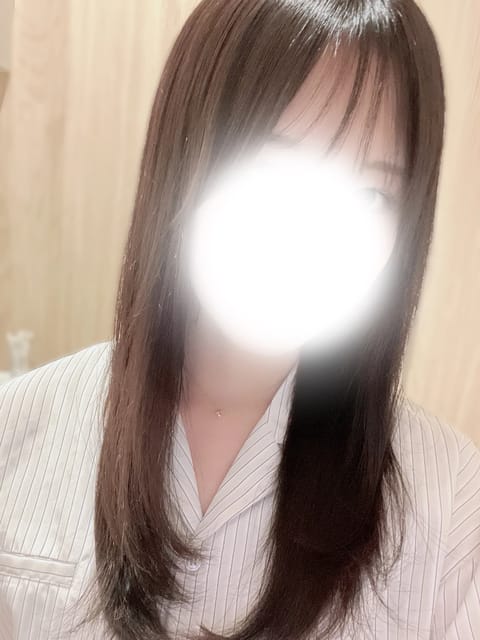 出勤です🍀

最近雨やばすぎる😭😭
止んでよかった！！！✨️

本日は朝までよろしくお願いします🫶
New hair💇‍