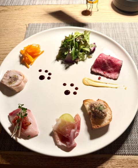 今日19:00からいます💘🙌🏻🫶🏻

こないだのお母さんと行ったランチ🩷
おしゃれで美味しかった〜😋