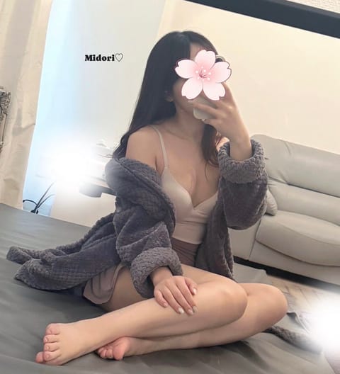 こんにちは🫶みどりです🤍

本日20:00までお部屋います✨
16:30-🈳ありますので、
会いに来てください〜🌸🌸