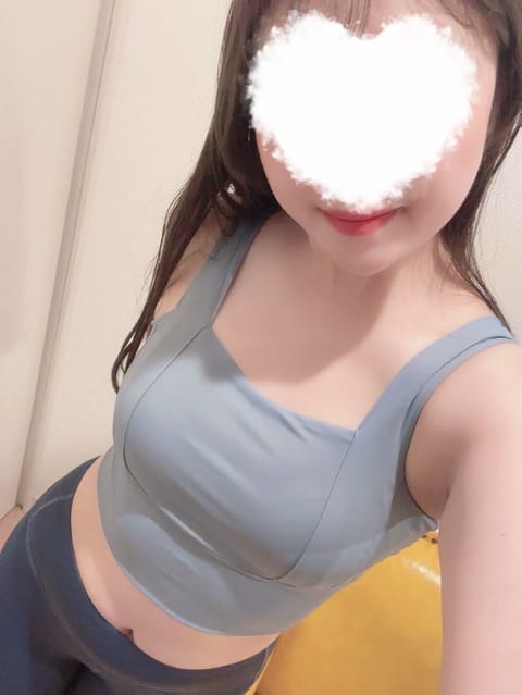 ヨガウェア祭り🧘開催中🧘‍♀️
むちむちなの丸わかりですが…😂

本日もお待ちしてます❣️
🗣️事前のご予約もありがとう