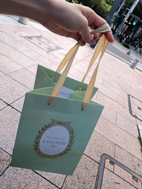 祝日の栄は人が多い〜🌻

休みはじっとしていられないので基本動き回ってます。

念願のラデュレわ〜い🤍