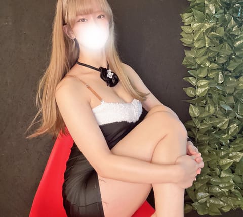 お久しぶりです！！
4/15 出勤しようかな〜って考えてます🌹

4月は多分この日だけなのでぜひ会いにきてください🫶