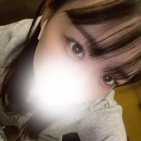 おはようございます☀️

今日寒いね〜🥶
外出てびっくり👀

今日19:30~30:00で出勤します✊🏻🌟

お部屋温め