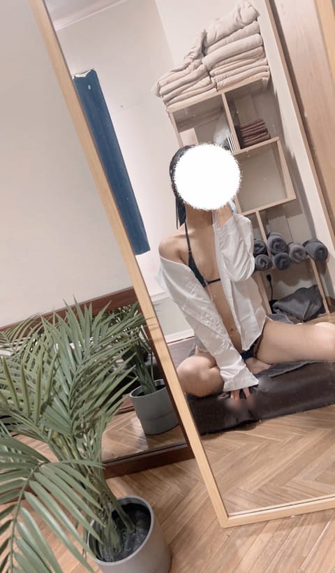皆様お疲れ様です☺︎

今週忙しくて出勤出来ない
予定でしたが急遽
本日18時〜21時30分
岡崎ルームにて出勤させて頂