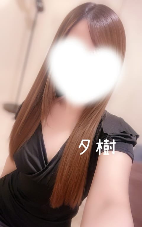 明日の13時から出勤します(⁎ᴗ͈ˬᴗ͈⁎)🌸
1週間の疲れを癒されに来ませんか？☺️✨
お待ちしております💕