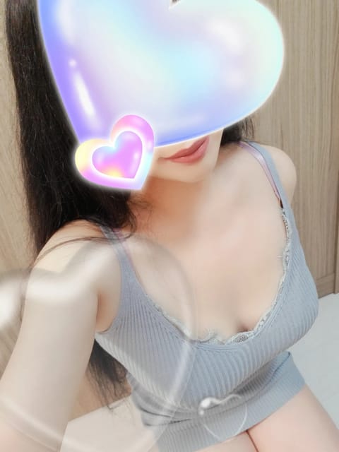 こんにちは🐱🩷

本日14時～23時まで
新宿ルーム出勤です🐱🩷

まだ空き枠があるみたいなので
タイミングが合う方は
