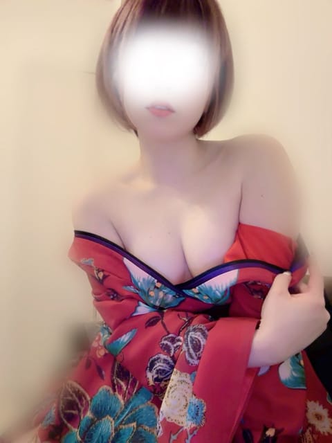 こんにちは👼🏻

8日シフト追加しました👍🏻⟡.·
今年初めての出勤です♡
⏰14:00~22:00  渋谷にいます🙋‍