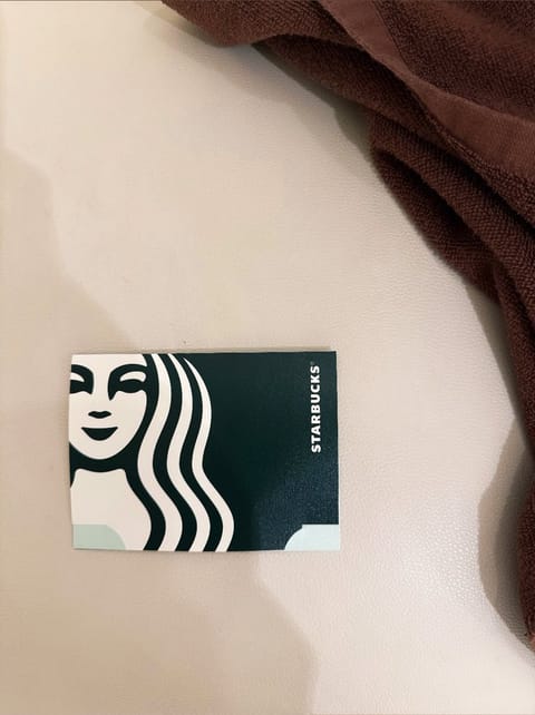 昨日初めましてのお客様から
スタバーカードいただきました☕️💖
本当にありがとうございます⭐︎'-

次は明日(1月26